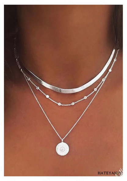 Collier Fin Multi -Rangs Avec Médaille<br>Lolyta